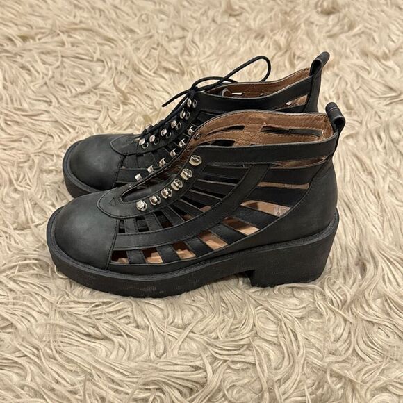 Jeffrey Campbell Shoes - Jeffrey campbell leather cutout lace up booties 7.5